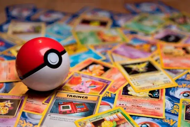 Zdjęcie Jak grać w karty Pokemon? Poradnik dla początkujących i zaawansowanych graczy